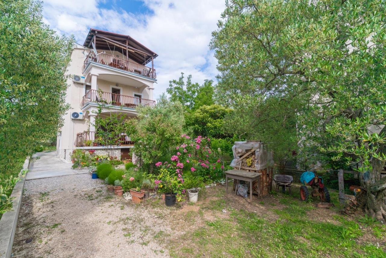Apartments Bepina Biograd Na Moru Exterior photo