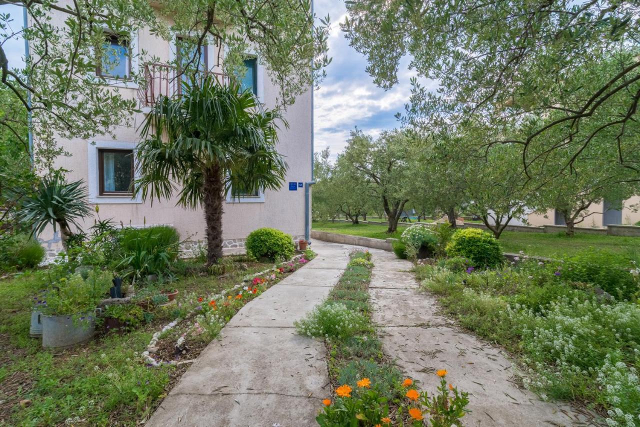 Apartments Bepina Biograd Na Moru Exterior photo
