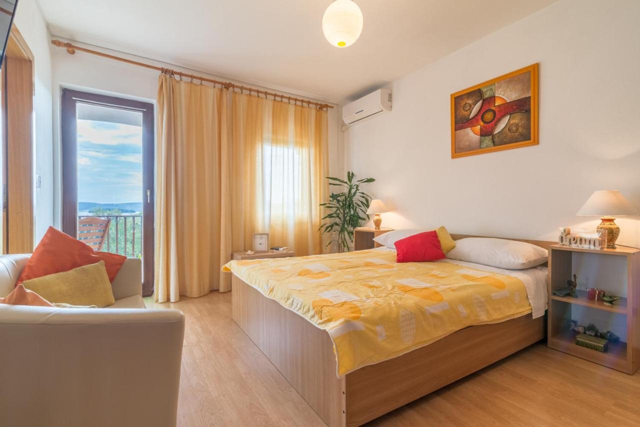 Apartments Bepina Biograd Na Moru Exterior photo