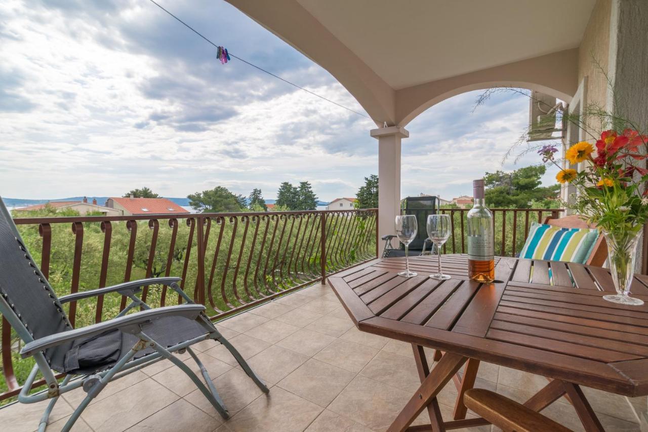 Apartments Bepina Biograd Na Moru Exterior photo