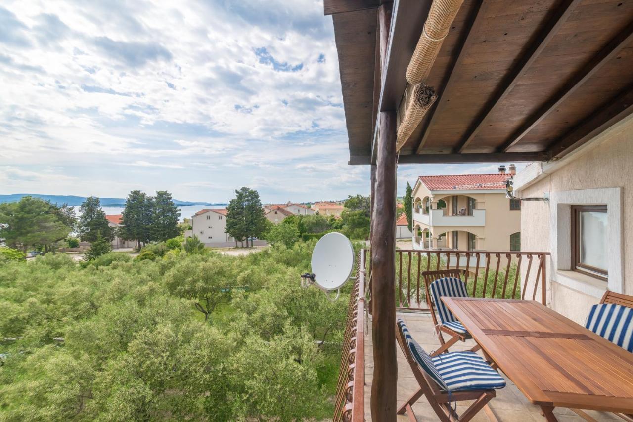 Apartments Bepina Biograd Na Moru Exterior photo